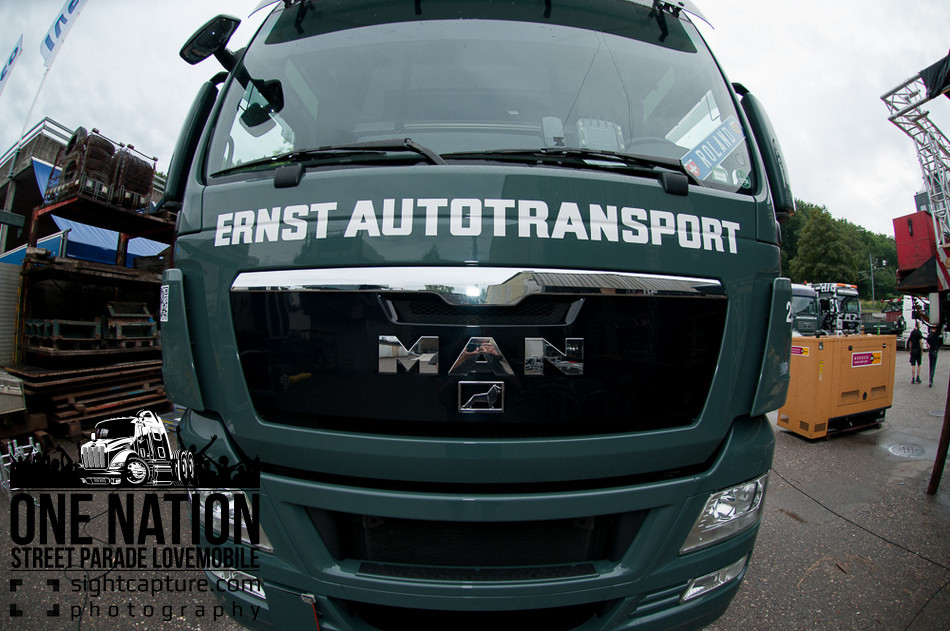 One Nation - Street Parade Lovemobile - 2013 - Making of OXA