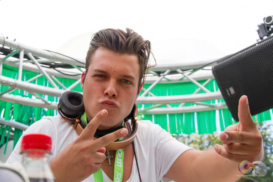 One Nation - Street Parade Lovemobile - Fabio Lombardia - 2015 & 2016