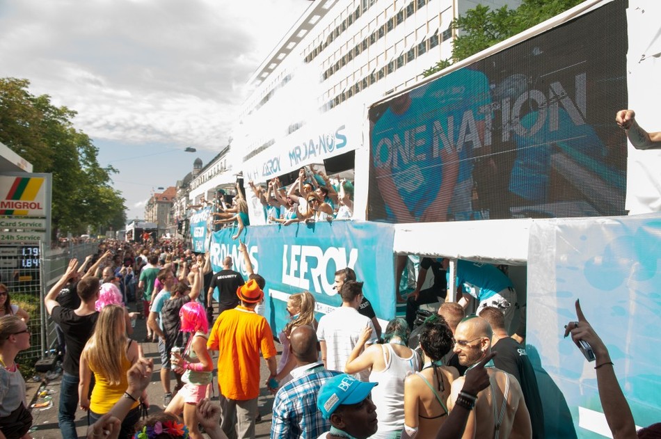 One Nation - Street Parade Lovemobile - Geschichte - 2014