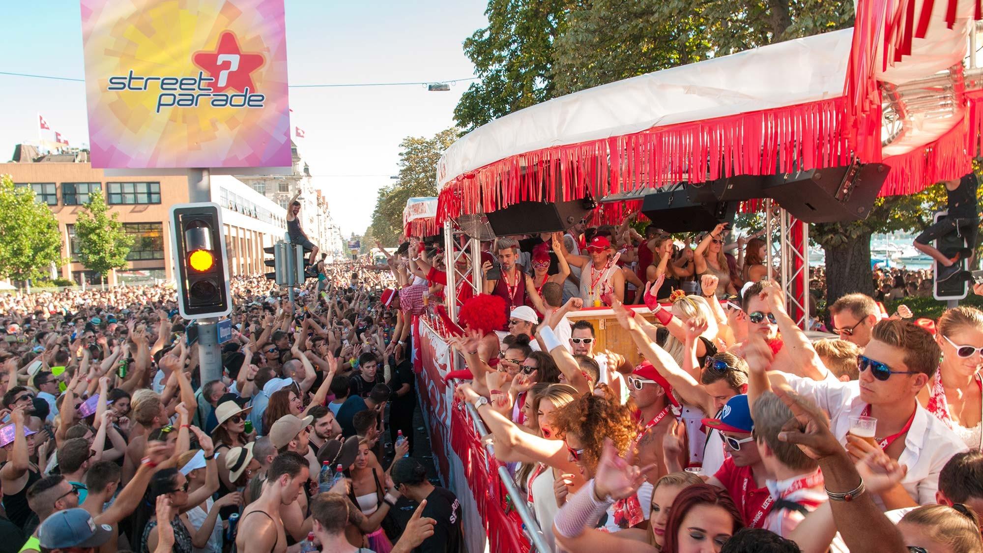 One Nation - Street Parade Lovemobile