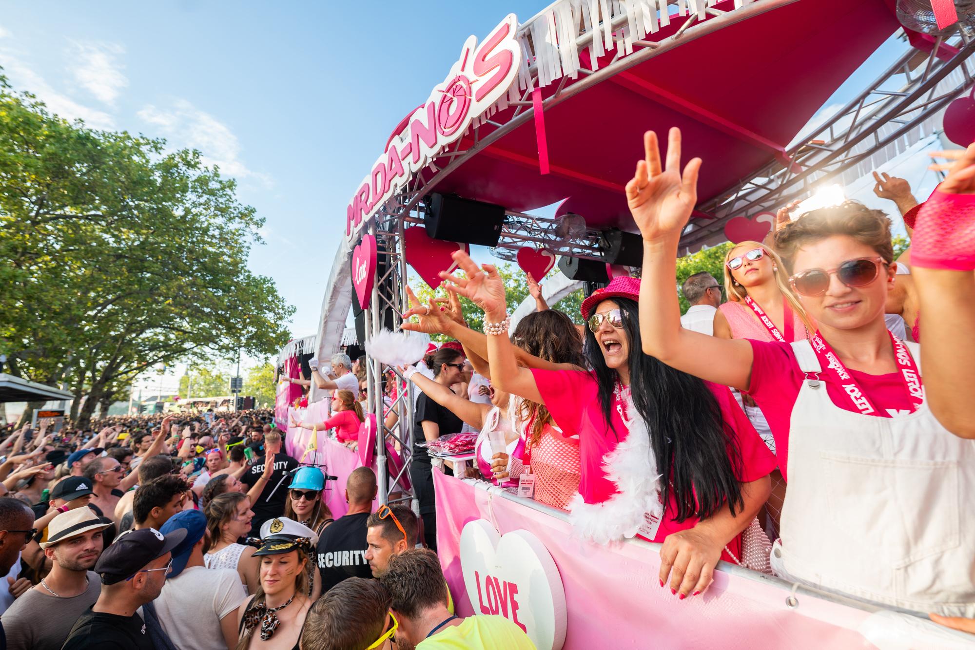 One Nation - Street Parade Lovemobile